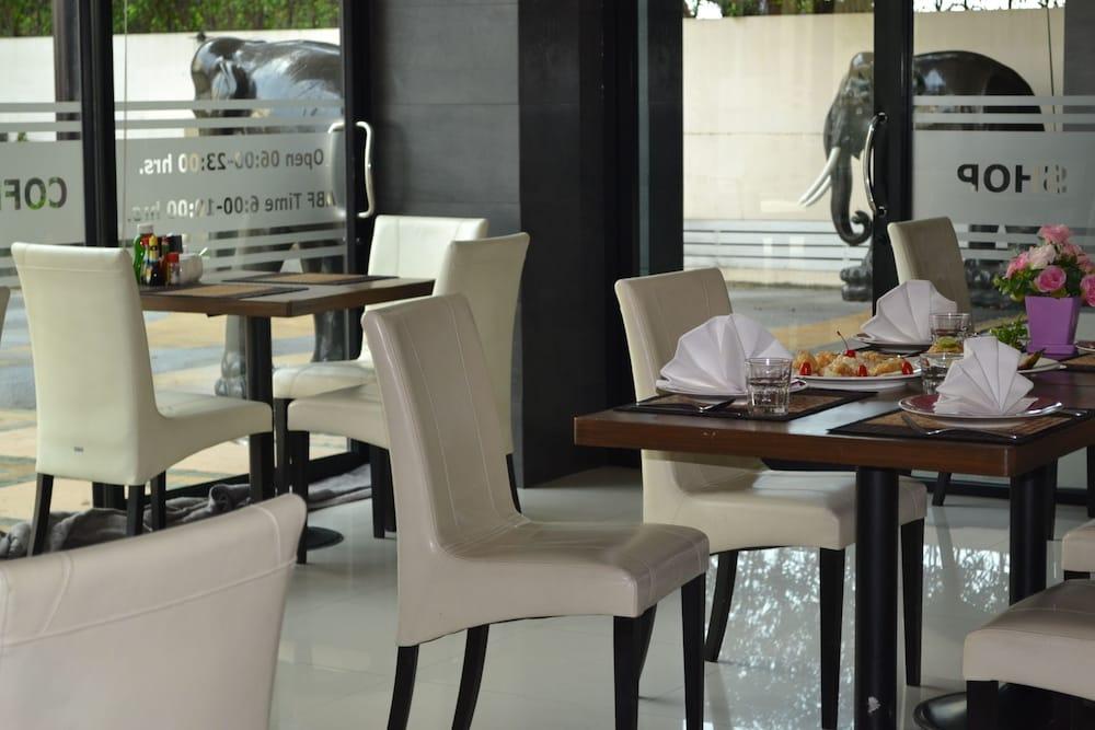 Ampo Residence Ayutthaya Bagian luar foto