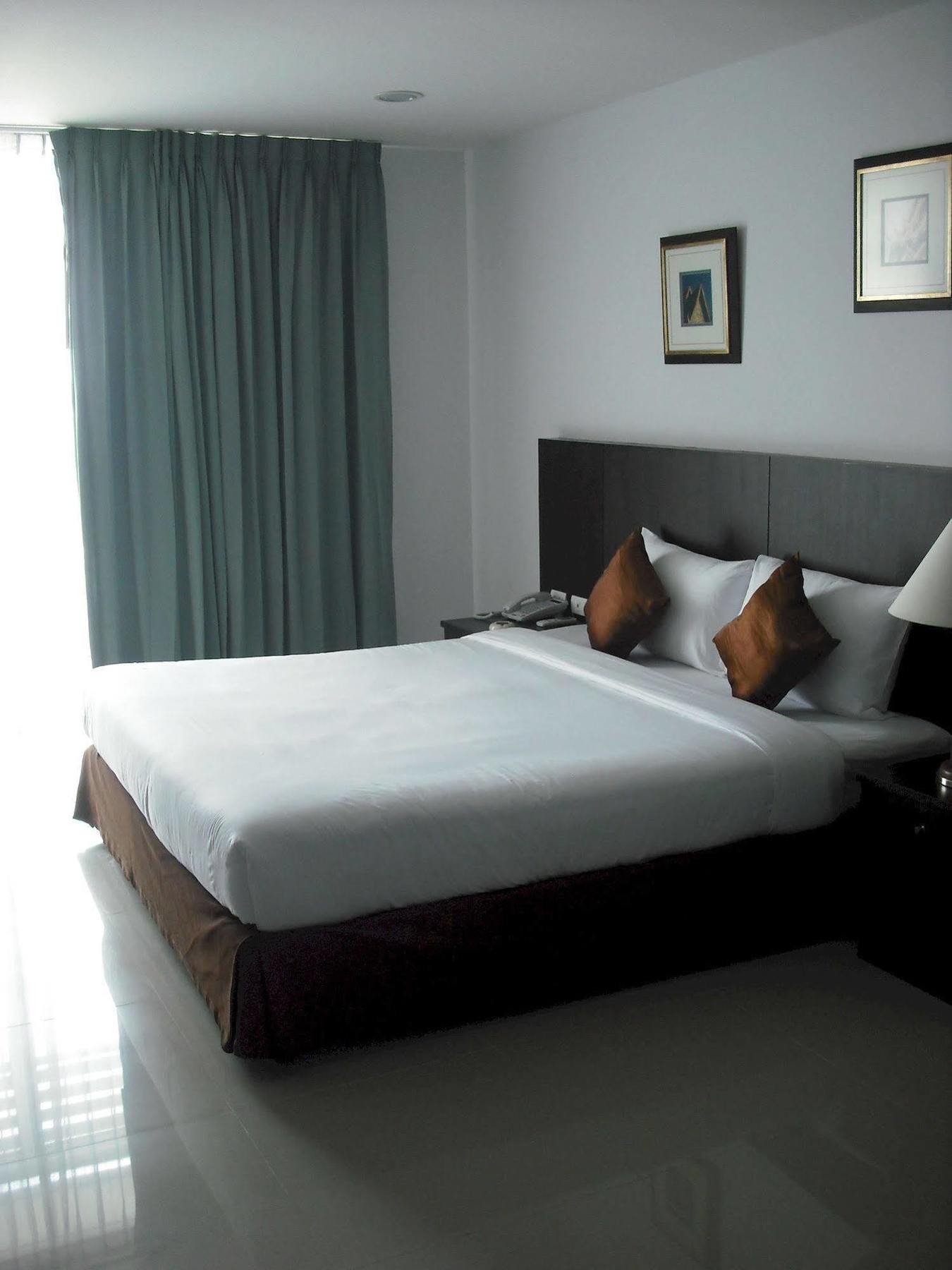 Ampo Residence Ayutthaya Bagian luar foto