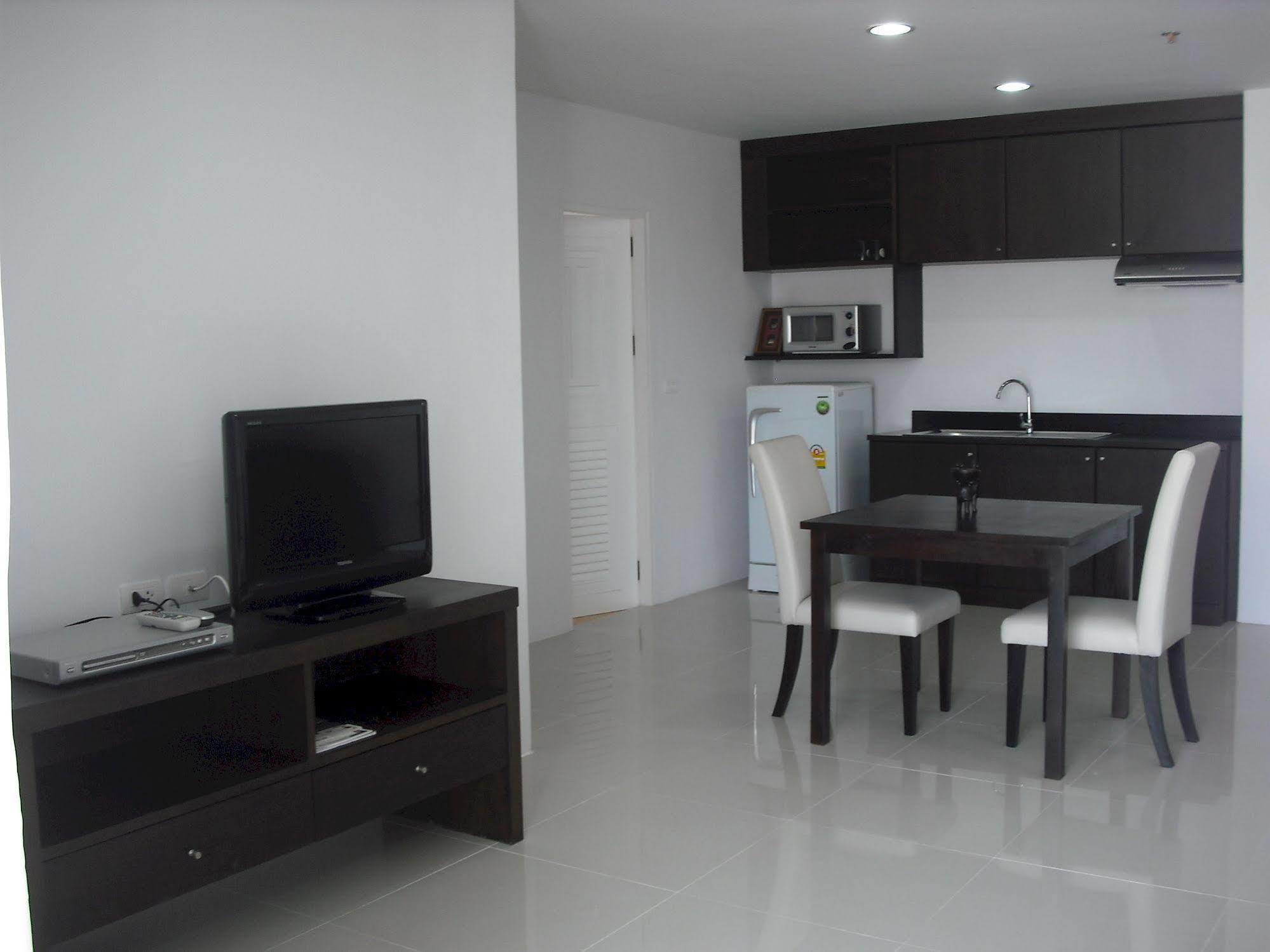 Ampo Residence Ayutthaya Bagian luar foto