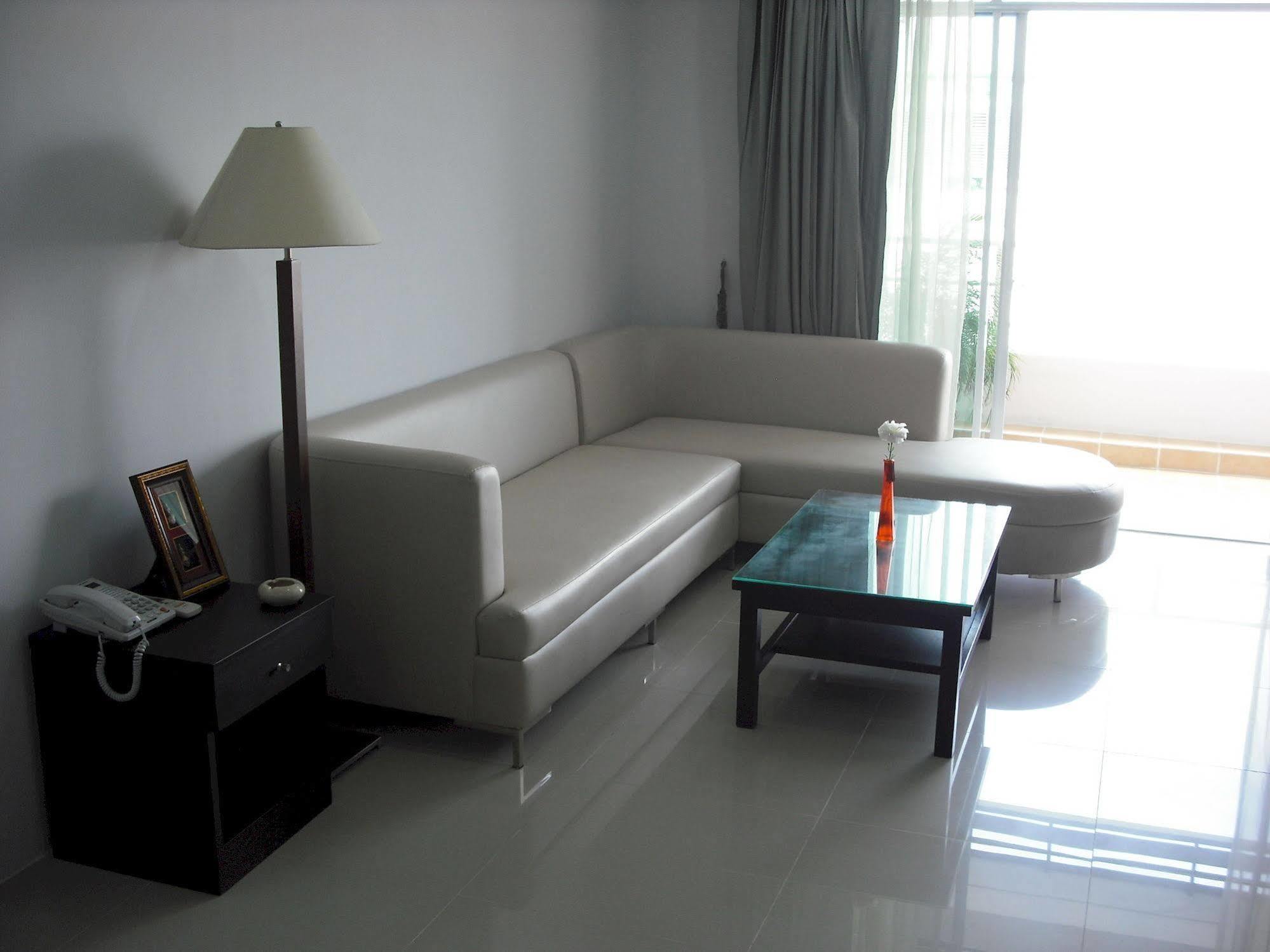 Ampo Residence Ayutthaya Bagian luar foto