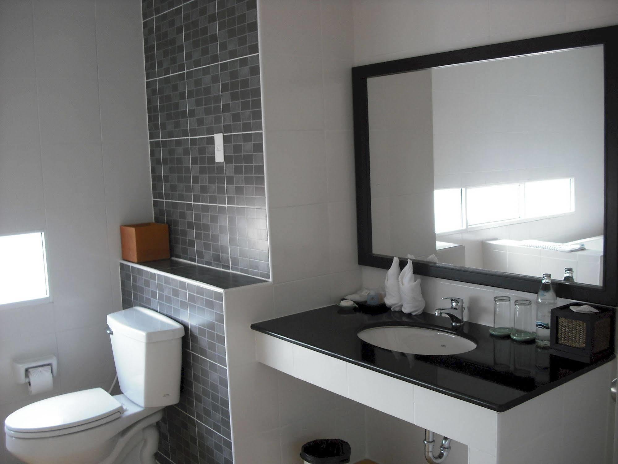 Ampo Residence Ayutthaya Bagian luar foto