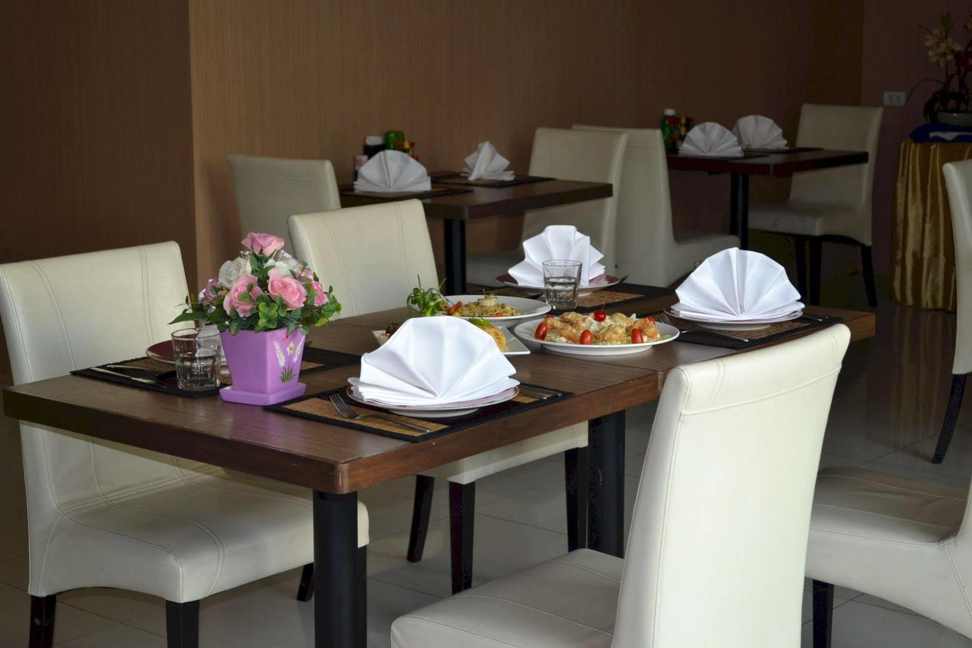 Ampo Residence Ayutthaya Bagian luar foto